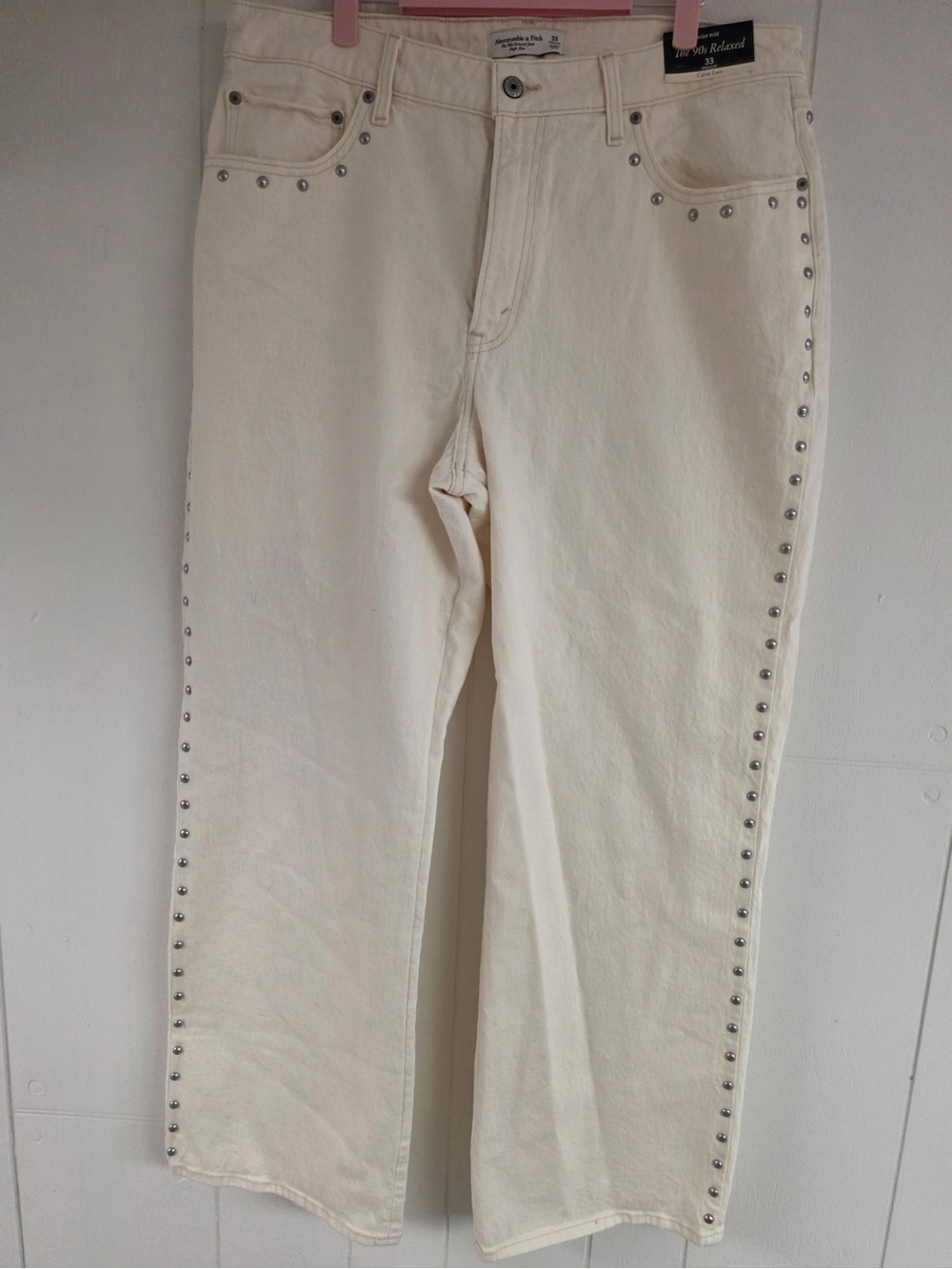 Abercrombie & Fitch Ecru High‎ Rise 90s Studded Relaxed Jean- Size 33 NWT